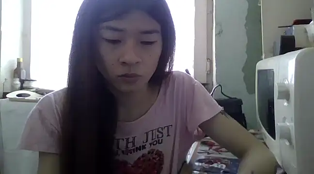 Snapshot of CarlyJoy chatting on 03.20.25 CarlyJoy online show from 03.20.25
