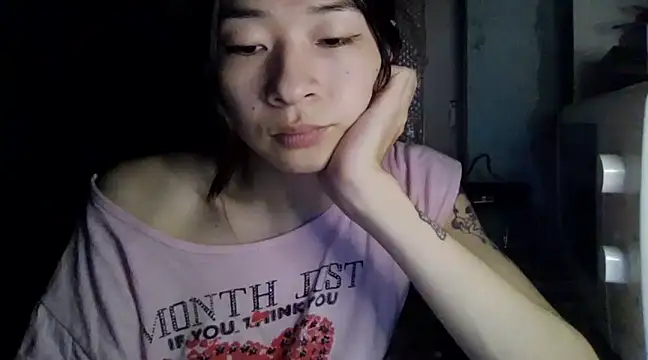 Snapshot of CarlyJoy chatting on 03.21.25 CarlyJoy online show from 03.21.25