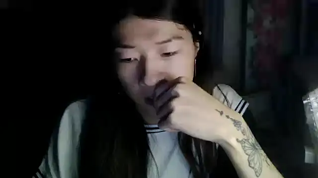 Snapshot of CarlyJoy chatting on 10.01.25 CarlyJoy online show from 10.01.25