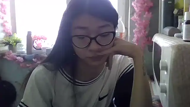 Snapshot of CarlyJoy chatting on 10.03.25 CarlyJoy online show from 10.03.25