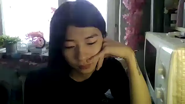 CarlyJoy online show from 12.19.25