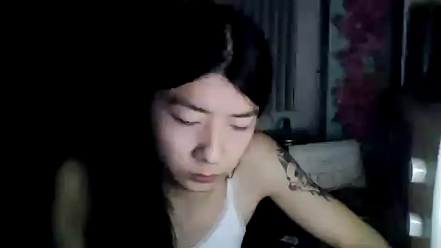 Snapshot of CarlyJoy chatting on 04.25.26 CarlyJoy online show from 04.25.26