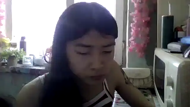 Snapshot of CarlyJoy chatting on 04.27.26 CarlyJoy online show from 04.27.26