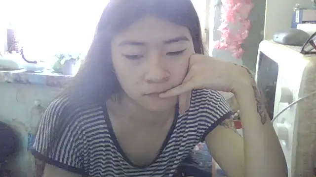 Snapshot of CarlyJoy chatting on 06.23.26 CarlyJoy online show from 06.23.26