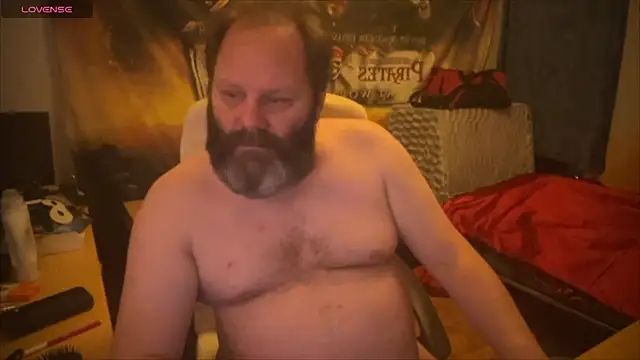 Snapshot of master_227 chatting on 12.16.24 master 227 online show from 12.16.24