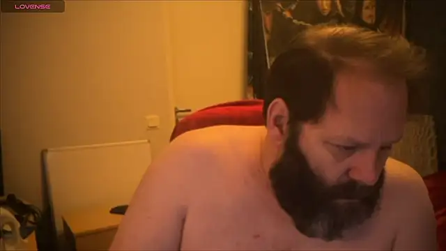 Snapshot of master_227 chatting on 12.28.24 master 227 online show from 12.28.24