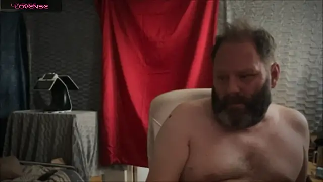 Snapshot of master_227 chatting on 03.18.25 master 227 online show from 03.18.25