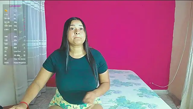 Snapshot of violeta_rous chatting on 01.15.25 violeta rous online show from 01.15.25