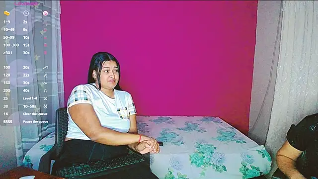 Snapshot of violeta_rous chatting on 02.13.25 violeta rous online show from 02.13.25