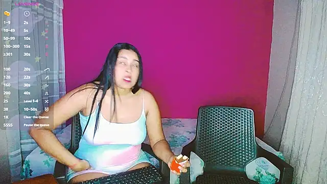 Snapshot of violeta_rous chatting on 02.14.25 violeta rous online show from 02.14.25