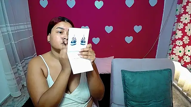 Snapshot of violeta_rous chatting on 05.16.26 violeta rous online show from 05.16.26