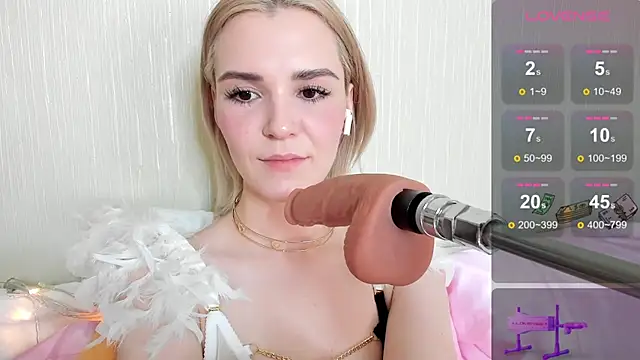 Kaya Devis online show from 03.04.25