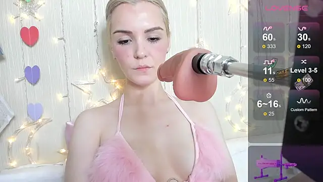 Kaya Devis online show from 11.04.25