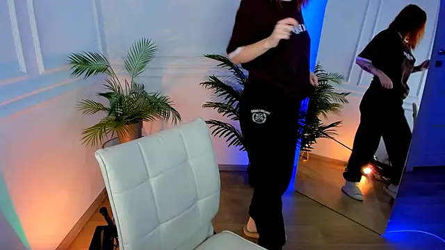 Mira  Blush online show from 11.16.25