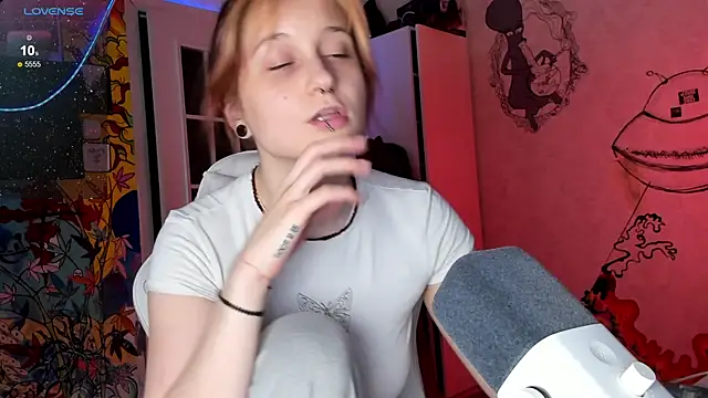 Sunny Mouse  online show from 02.12.25