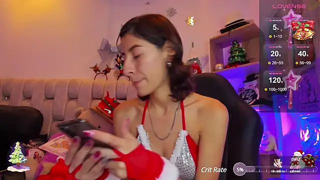 Snapshot of Gorgeous_Team chatting on 12.10.24 Gorgeous Team online show from 12.10.24