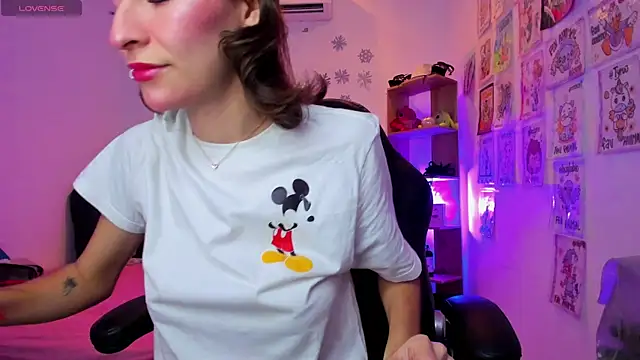 Snapshot of Gorgeous_Team chatting on 03.04.25 Gorgeous Team online show from 03.04.25