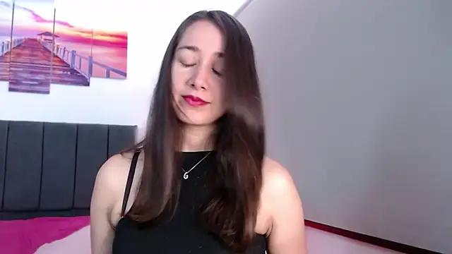 Snapshot of Daniela-hot chatting on 10.24.25 Daniela-hot online show from 10.24.25