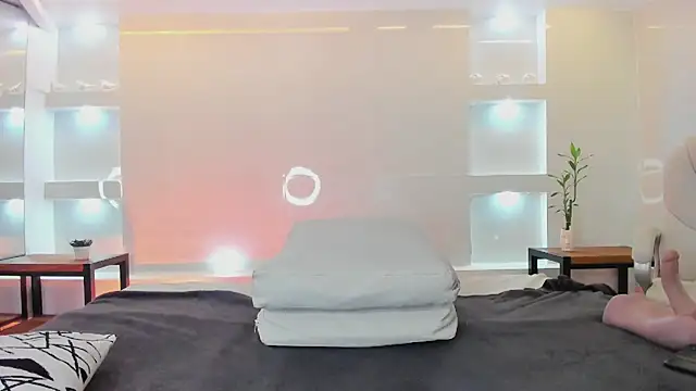 Snapshot of martina_mayers chatting on 03.18.25 martina mayers online show from 03.18.25