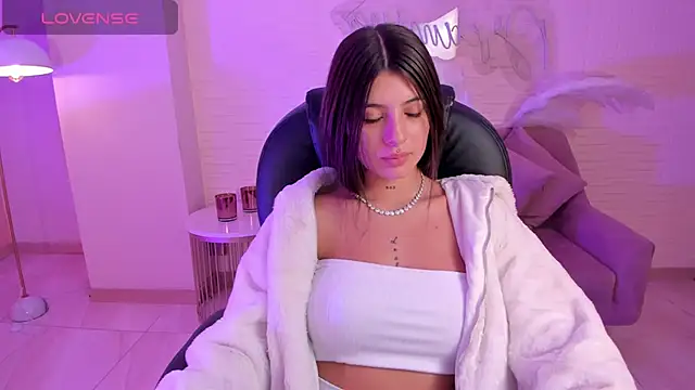 Snapshot of AlessiaCorleone_ chatting on 01.06.25 AlessiaCorleone online show from 01.06.25