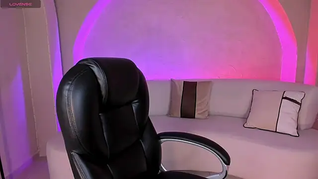 Snapshot of AlessiaCorleone_ chatting on 10.09.25 AlessiaCorleone online show from 10.09.25