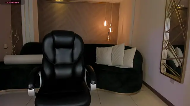 Snapshot of AlessiaCorleone_ chatting on 10.23.25 AlessiaCorleone online show from 10.23.25