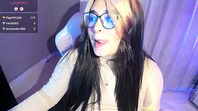 chloe bonnet online show from 12.14.24