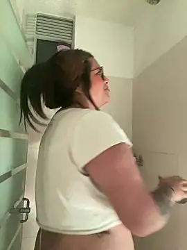 chloe bonnet online show from 03.15.25