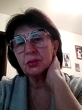 AlbinaXPretty online show from 12.15.24