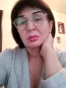 AlbinaXPretty online show from 12.15.24