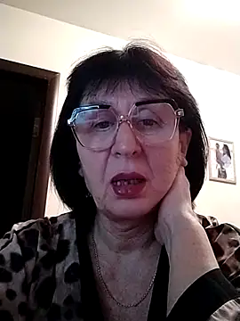 AlbinaXPretty online show from 01.28.25