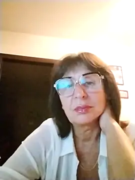 AlbinaXPretty online show from 09.11.25