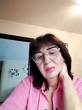 AlbinaXPretty online show from 10.16.25