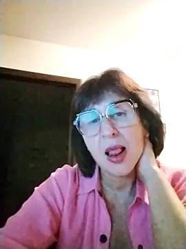 AlbinaXPretty online show from 10.16.25