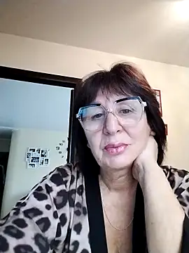 AlbinaXPretty online show from 10.26.25