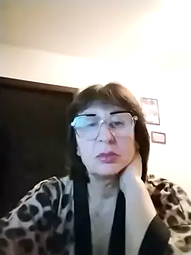 AlbinaXPretty online show from 10.26.25