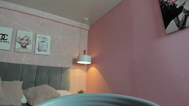 dolly zoe online show from 02.18.25