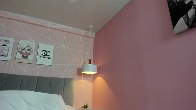 dolly zoe online show from 10.03.25