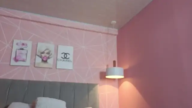 dolly zoe online show from 10.15.25