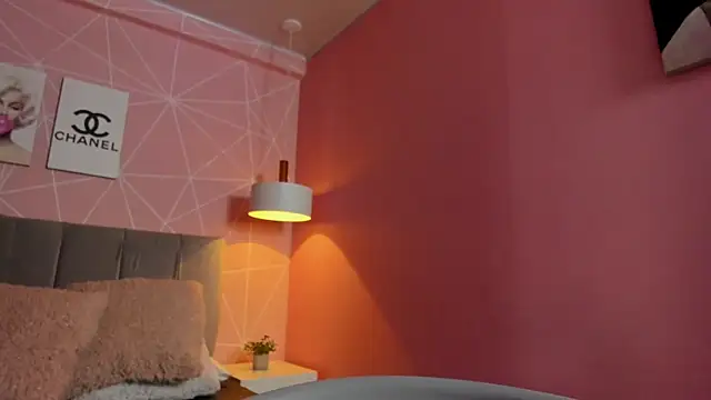 dolly zoe online show from 12.18.25