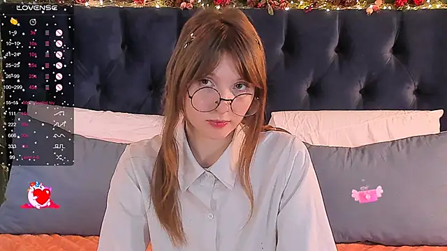 Snapshot of AliceLanley chatting on 01.22.25 AliceLanley online show from 01.22.25