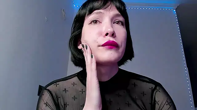 Snapshot of dollmore chatting on 01.23.25 dollmore online show from 01.23.25