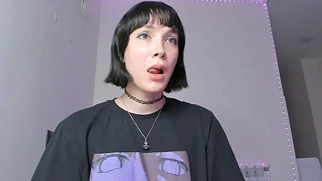 Snapshot of dollmore chatting on 02.27.25 dollmore online show from 02.27.25