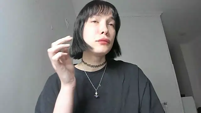 Snapshot of dollmore chatting on 03.16.25 dollmore online show from 03.16.25