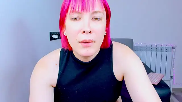 Snapshot of dollmore chatting on 09.30.25 dollmore online show from 09.30.25