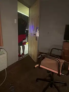 Stressreliever82 online show from 04.18.26