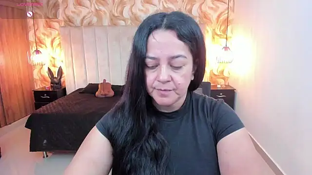 Snapshot of lucia_vonne_ chatting on 02.05.26 lucia vonne online show from 02.05.26