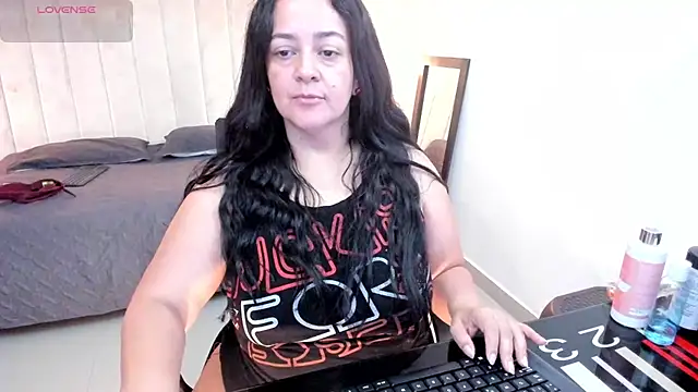 Snapshot of lucia_vonne_ chatting on 02.28.26 lucia vonne online show from 02.28.26