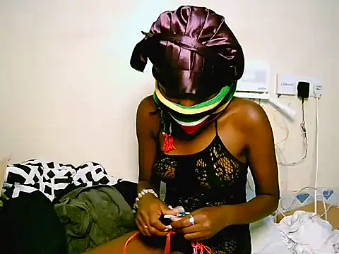 Snapshot of Sweet_nelly chatting on 09.12.25 Sweet nelly online show from 09.12.25