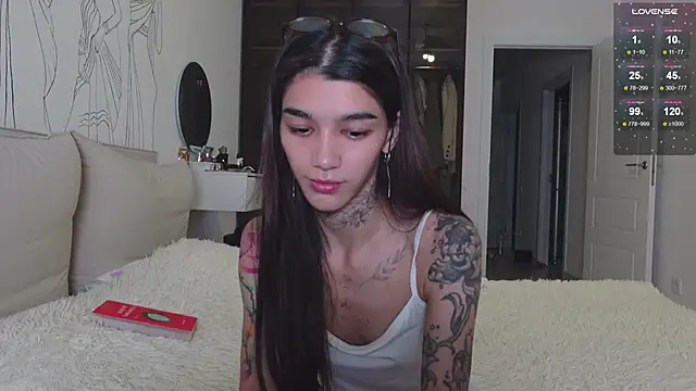 Snapshot of vinkitinkii chatting on 11.10.25 vinkitinkii online show from 11.10.25